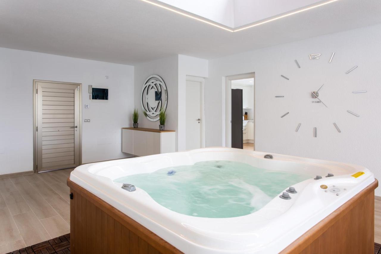 Luxury Villa Perla 칼레타데푸스테 외부 사진